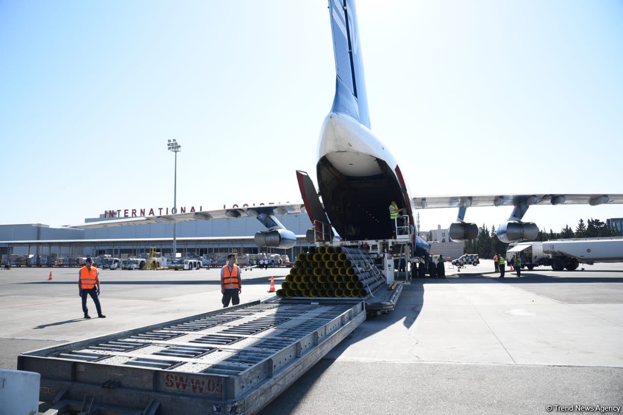 Azerbaijan providing regular humanitarian aid to Ukraine (PHOTO/VIDEO)