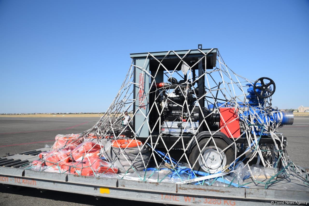 Azerbaijan providing regular humanitarian aid to Ukraine (PHOTO/VIDEO)