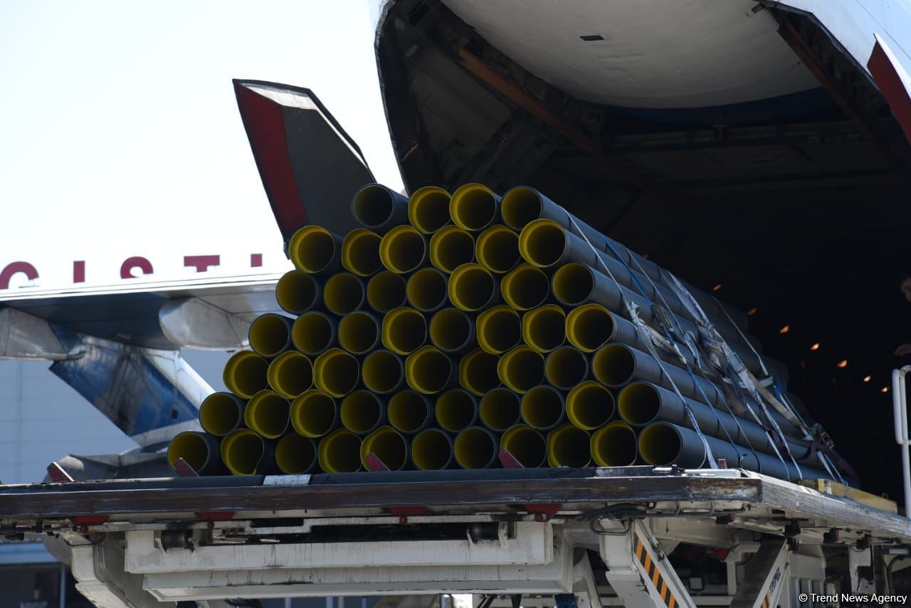 Azerbaijan providing regular humanitarian aid to Ukraine (PHOTO/VIDEO)