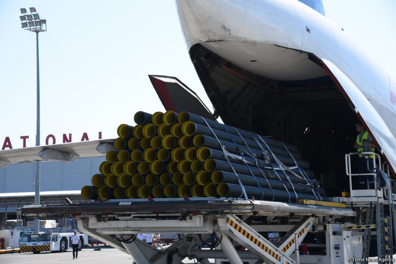 Azerbaijan providing regular humanitarian aid to Ukraine (PHOTO/VIDEO)