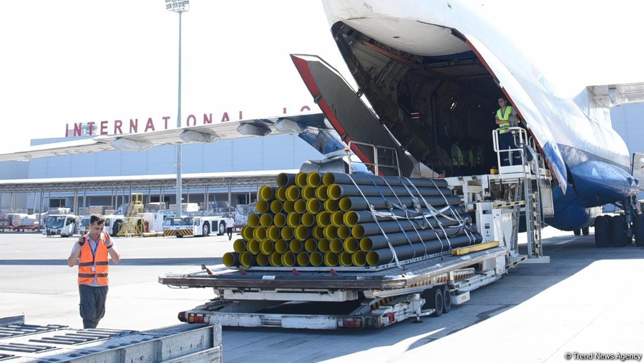 Azerbaijan providing regular humanitarian aid to Ukraine (PHOTO/VIDEO)