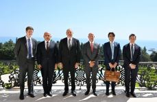 President Ilham Aliyev receives founder and CEO of Starwood Capital Group (PHOTO/VIDEO)