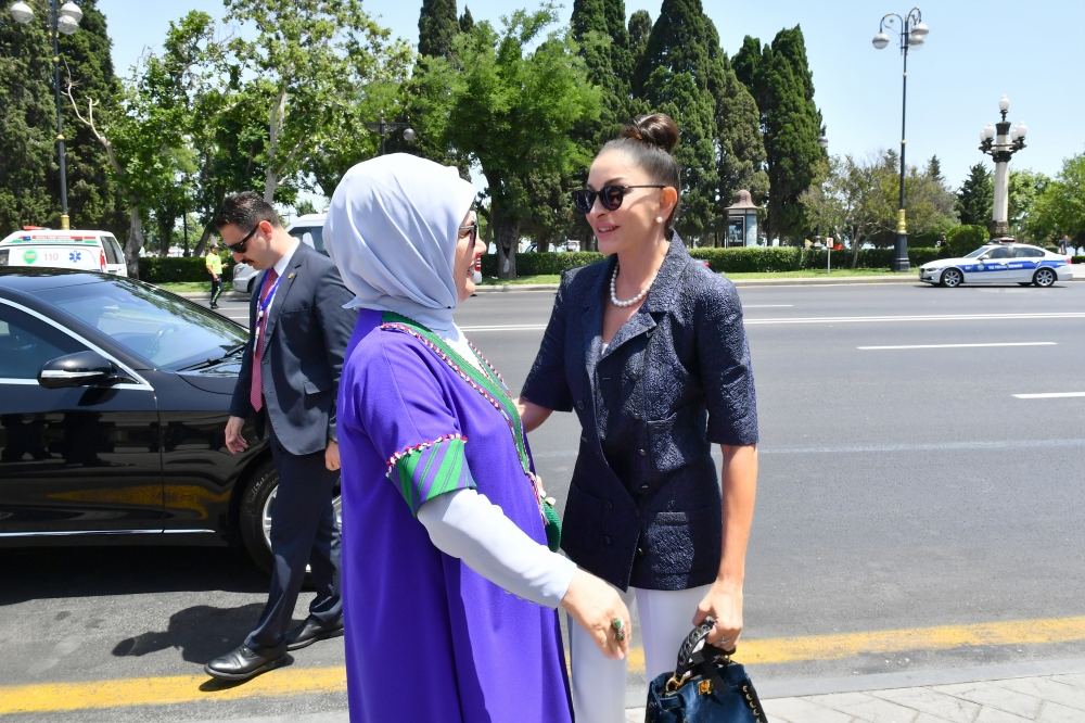 First Lady Mehriban Aliyeva, First Lady Emine Erdogan visit Icherisheher (PHOTO/VIDEO)