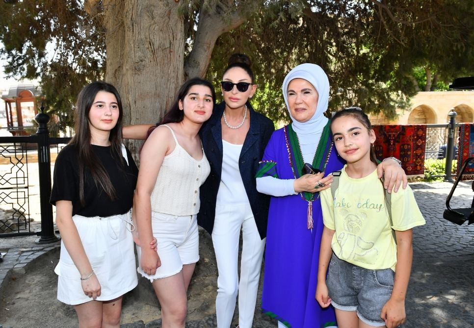 First Lady Mehriban Aliyeva, First Lady Emine Erdogan visit Icherisheher (PHOTO/VIDEO)