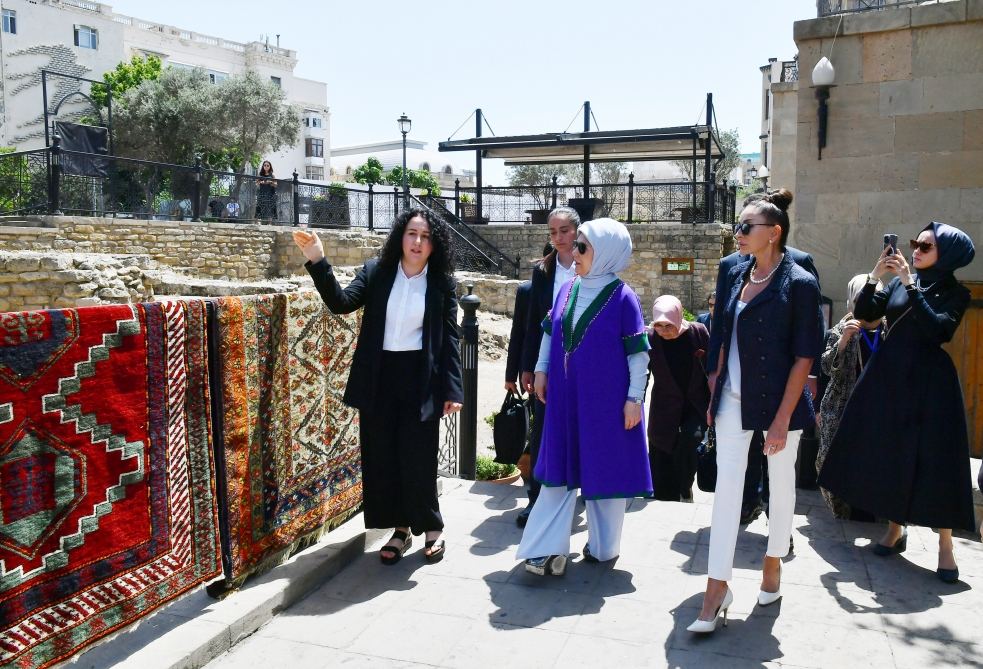 First Lady Mehriban Aliyeva, First Lady Emine Erdogan visit Icherisheher (PHOTO/VIDEO)