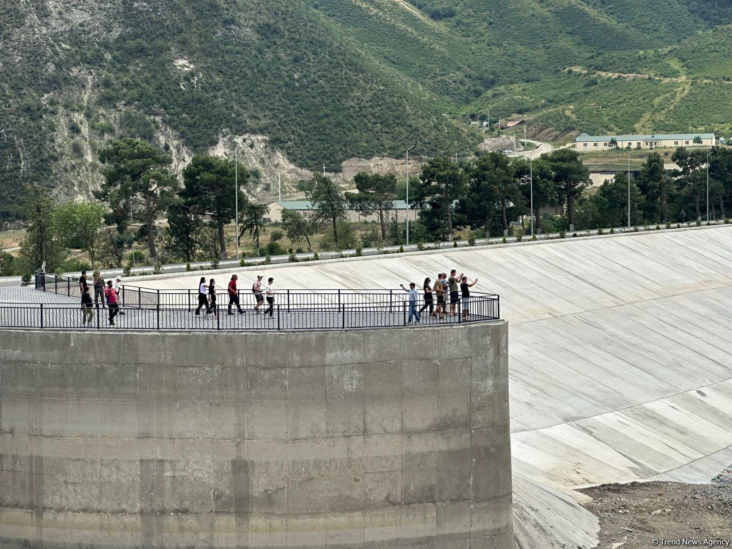 Group of foreign travelers visit Azerbaijan’s Sugovushan village (PHOTO)