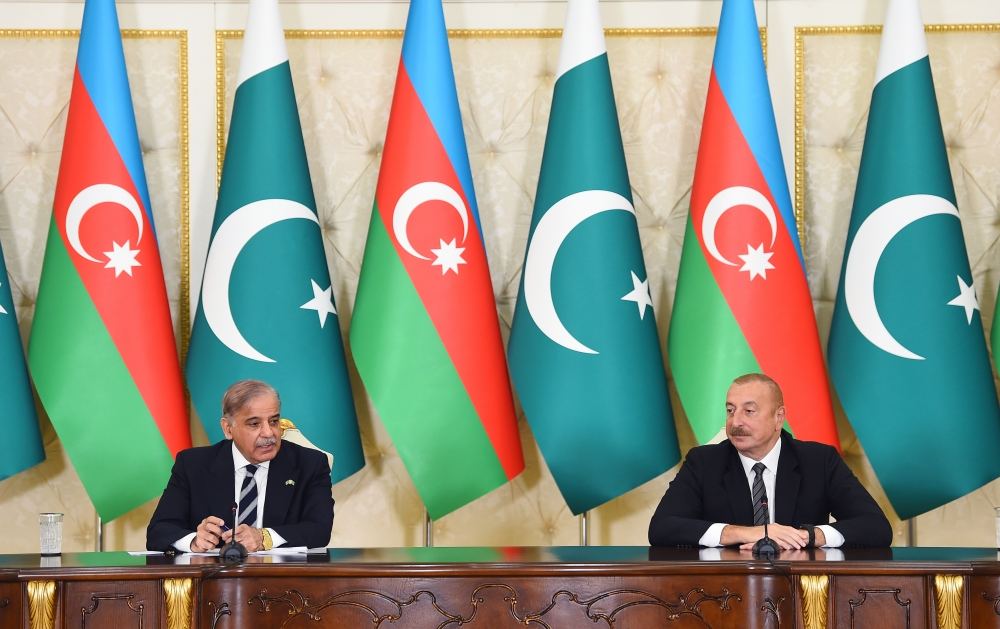President Ilham Aliyev, Pakistani PM make press statements (PHOTO/VIDEO)