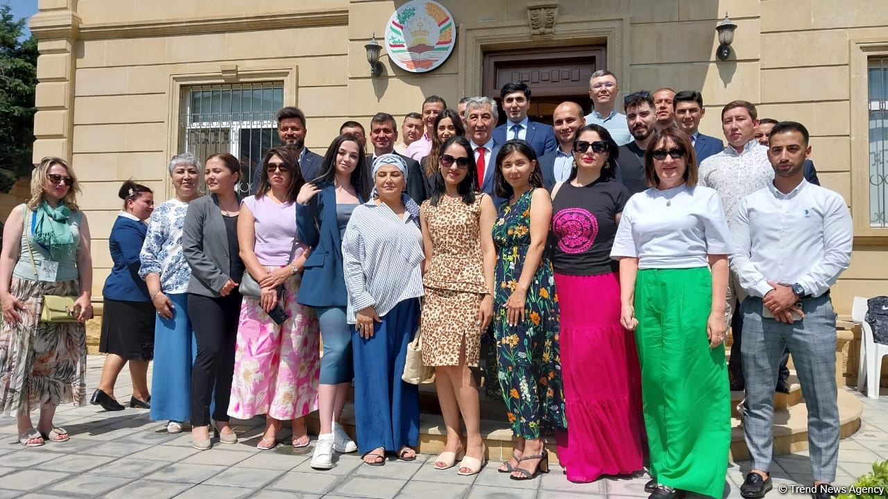 Tajikistani, Azerbaijani travel companies sign co-op agreement (PHOTO)