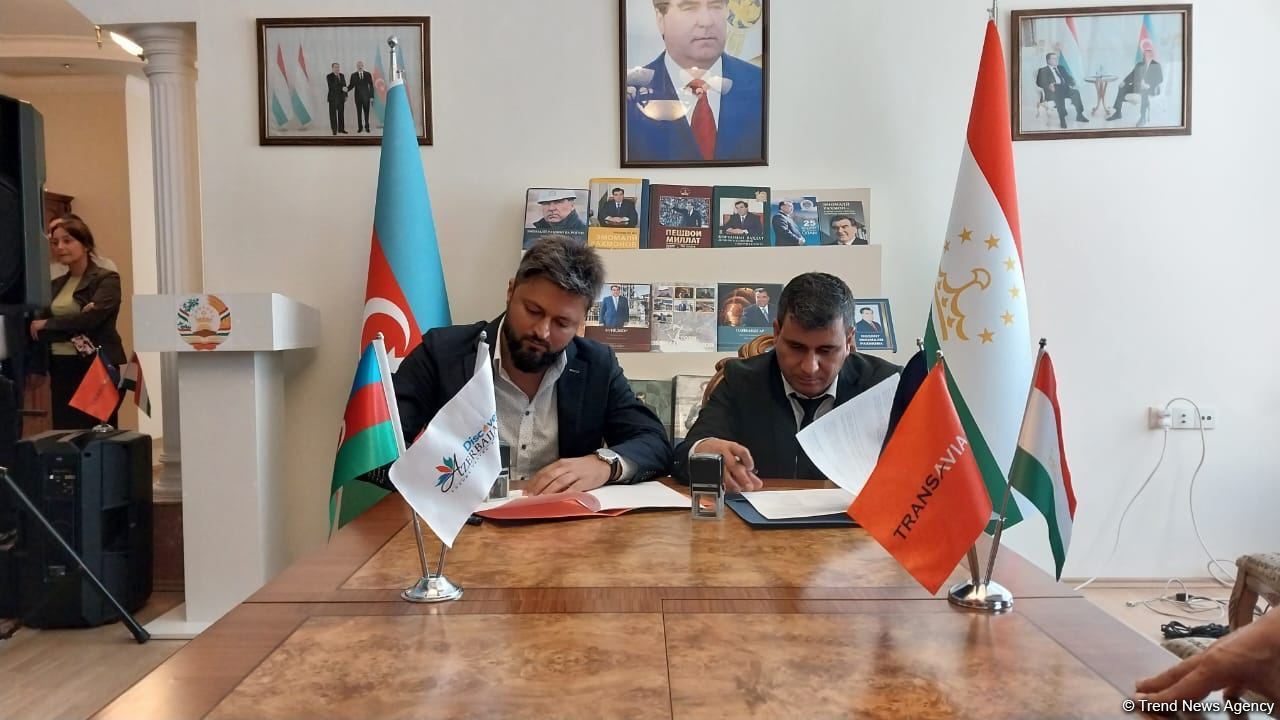 Tajikistani, Azerbaijani travel companies sign co-op agreement (PHOTO)