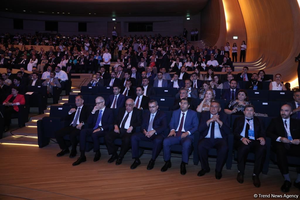 Baku holds "1st Symposium of World Azerbaijani Doctors" (PHOTO)