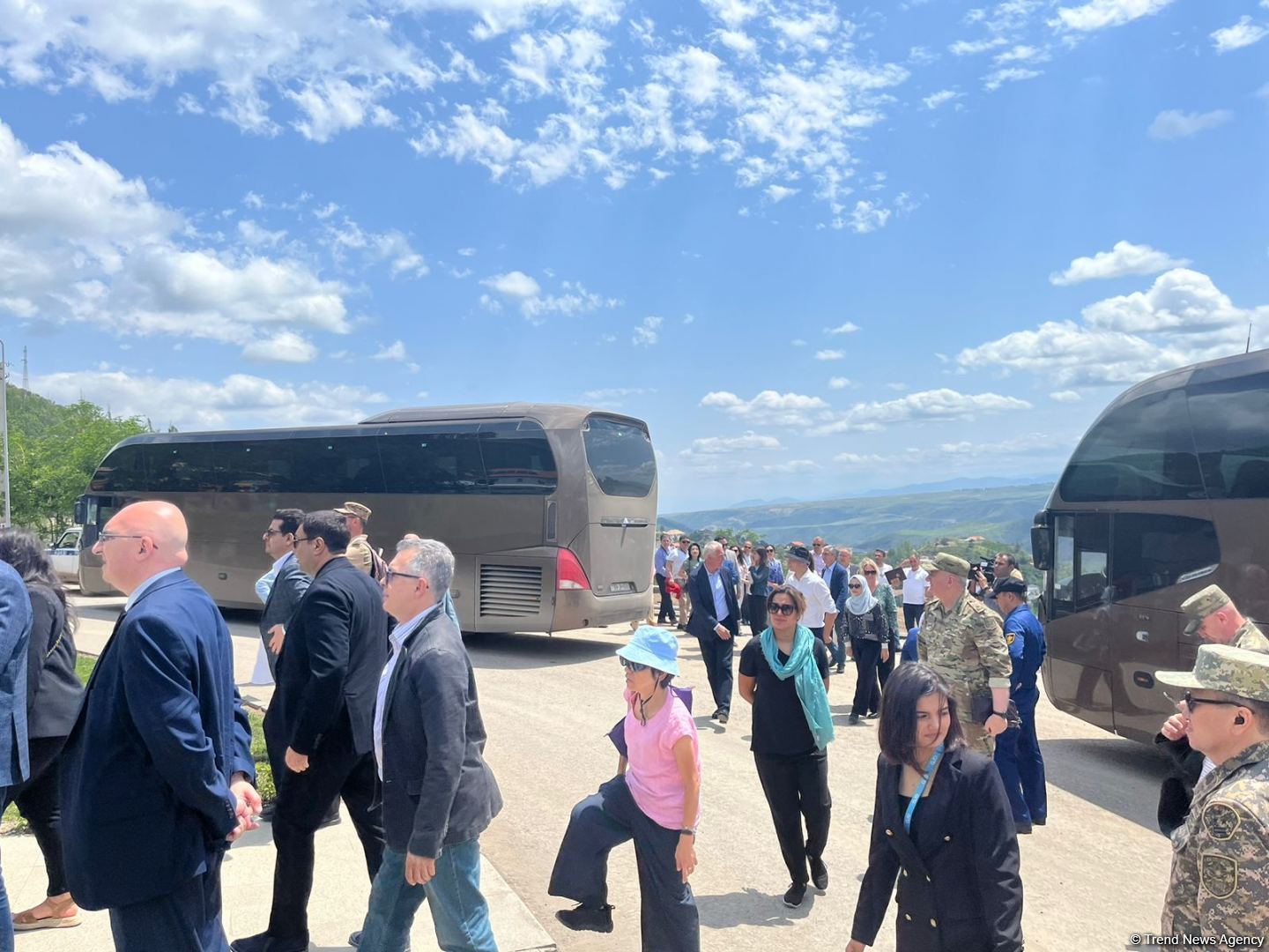 Representatives of diplomatic corps visit Flag Square in Azerbaijan’s Lachin district (PHOTO)