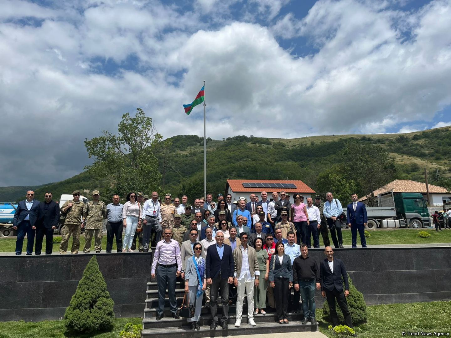 Representatives of diplomatic corps visit Flag Square in Azerbaijan’s Lachin district (PHOTO)
