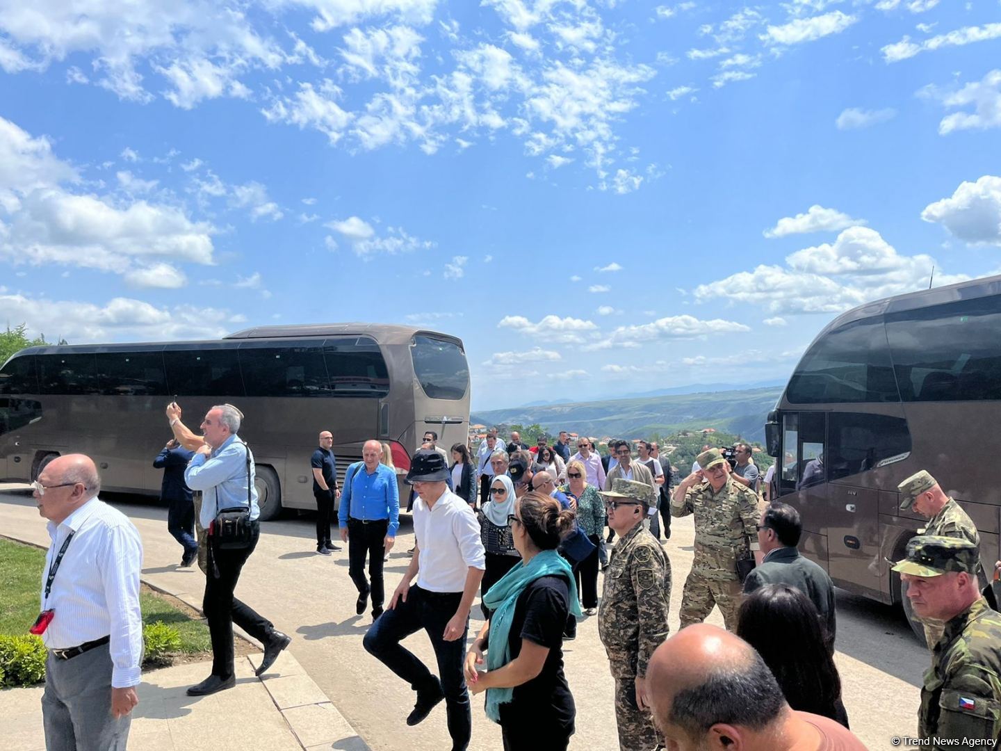 Representatives of diplomatic corps visit Flag Square in Azerbaijan’s Lachin district (PHOTO)