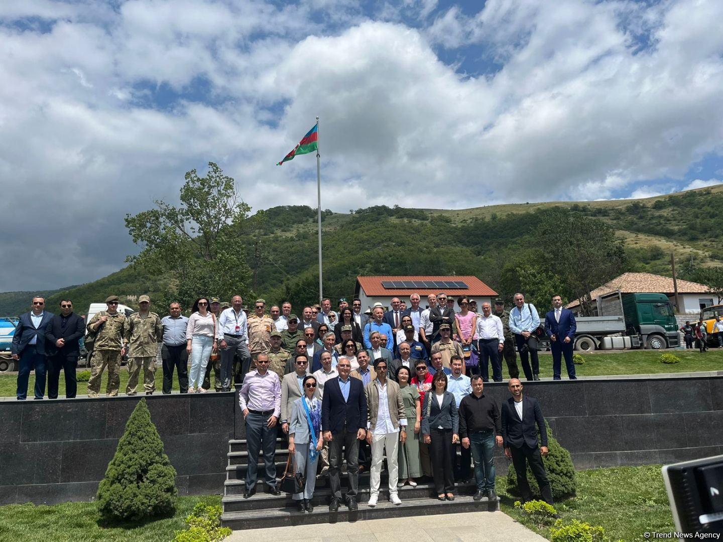 Representatives of diplomatic corps visit Flag Square in Azerbaijan’s Lachin district (PHOTO)