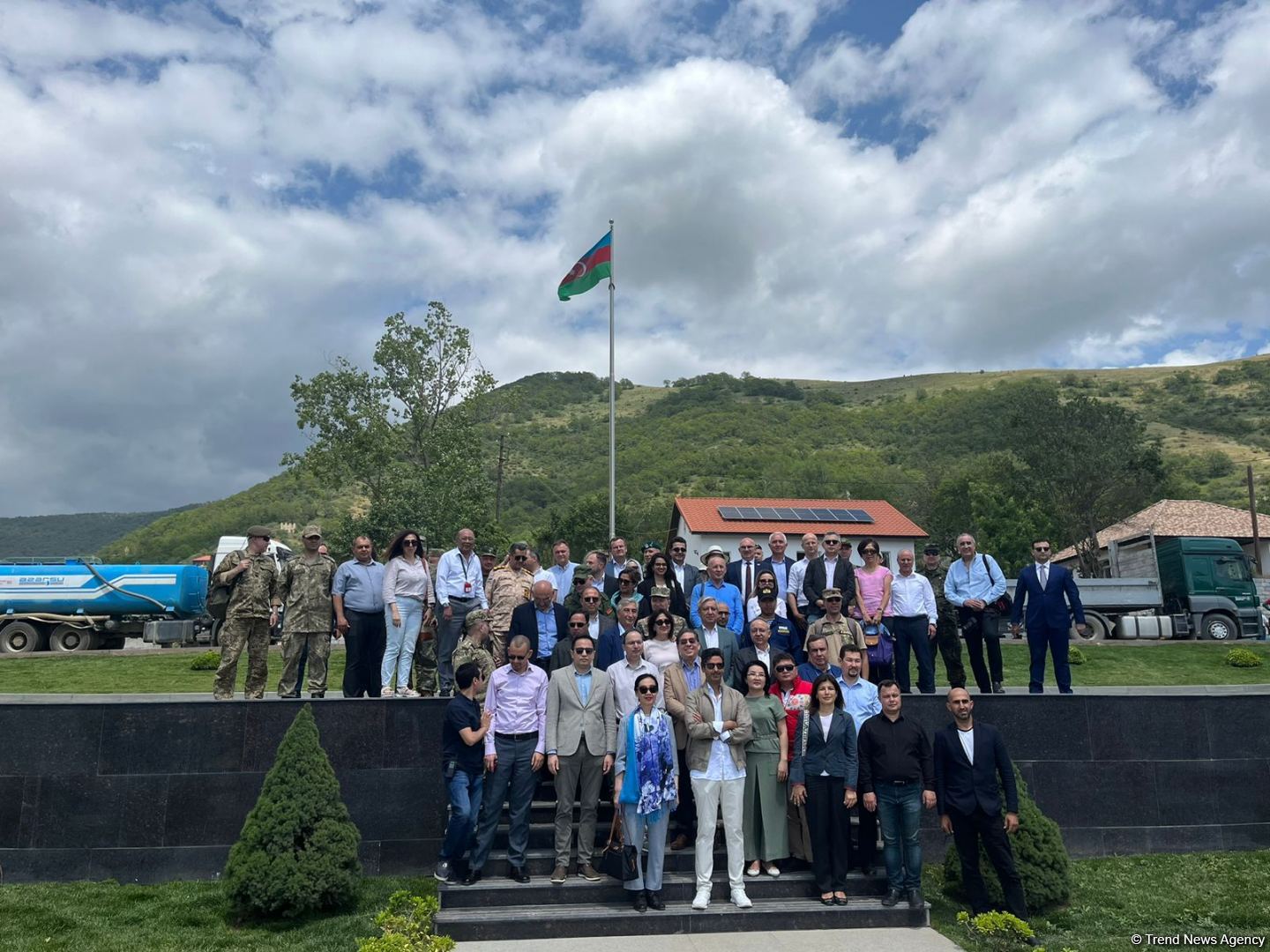 Representatives of diplomatic corps visit Flag Square in Azerbaijan’s Lachin district (PHOTO)