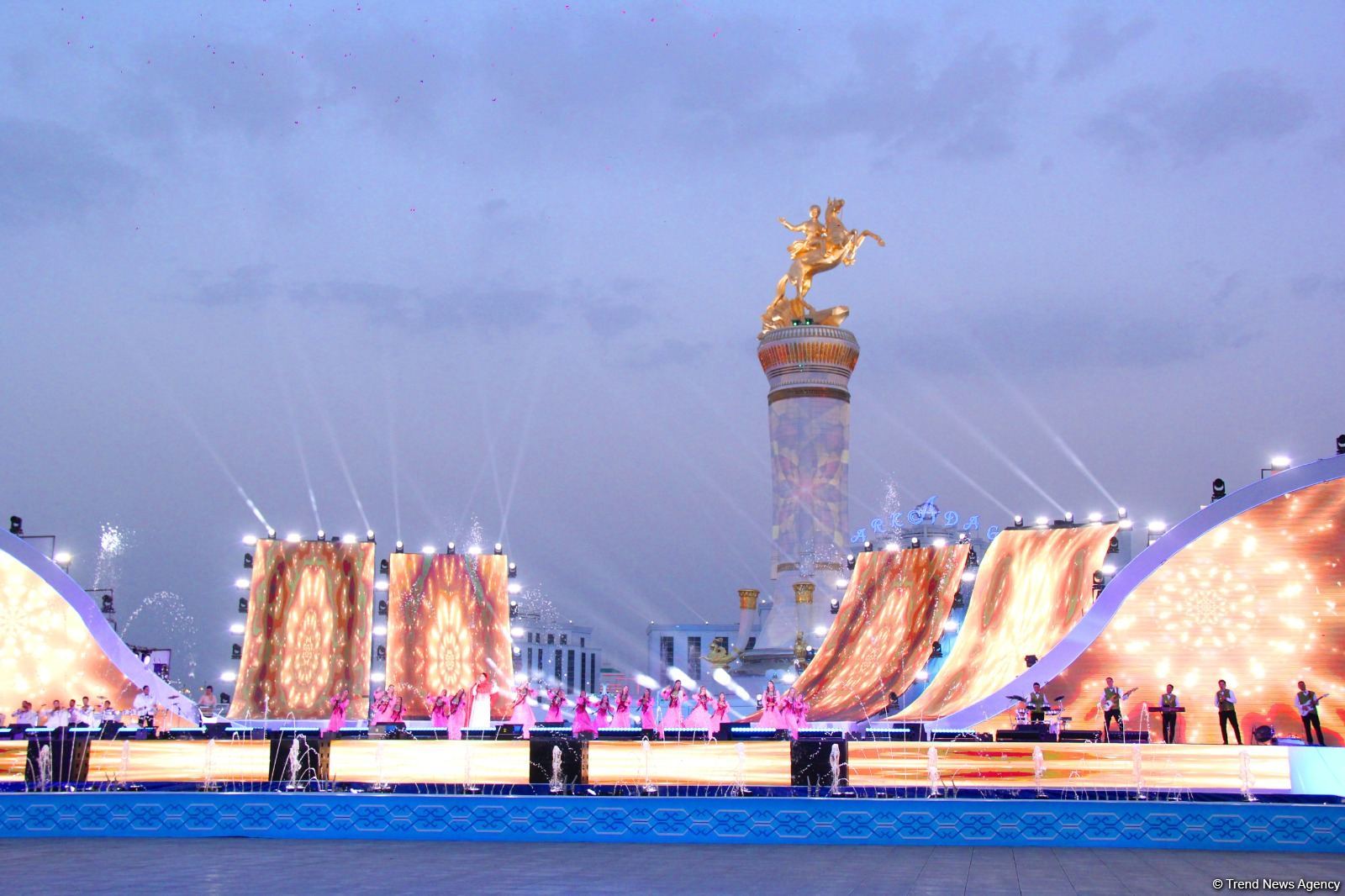 Turkmenistan’s Arkadag city hosts grand concert dedicated to opening of country's first "smart" city (PHOTO)