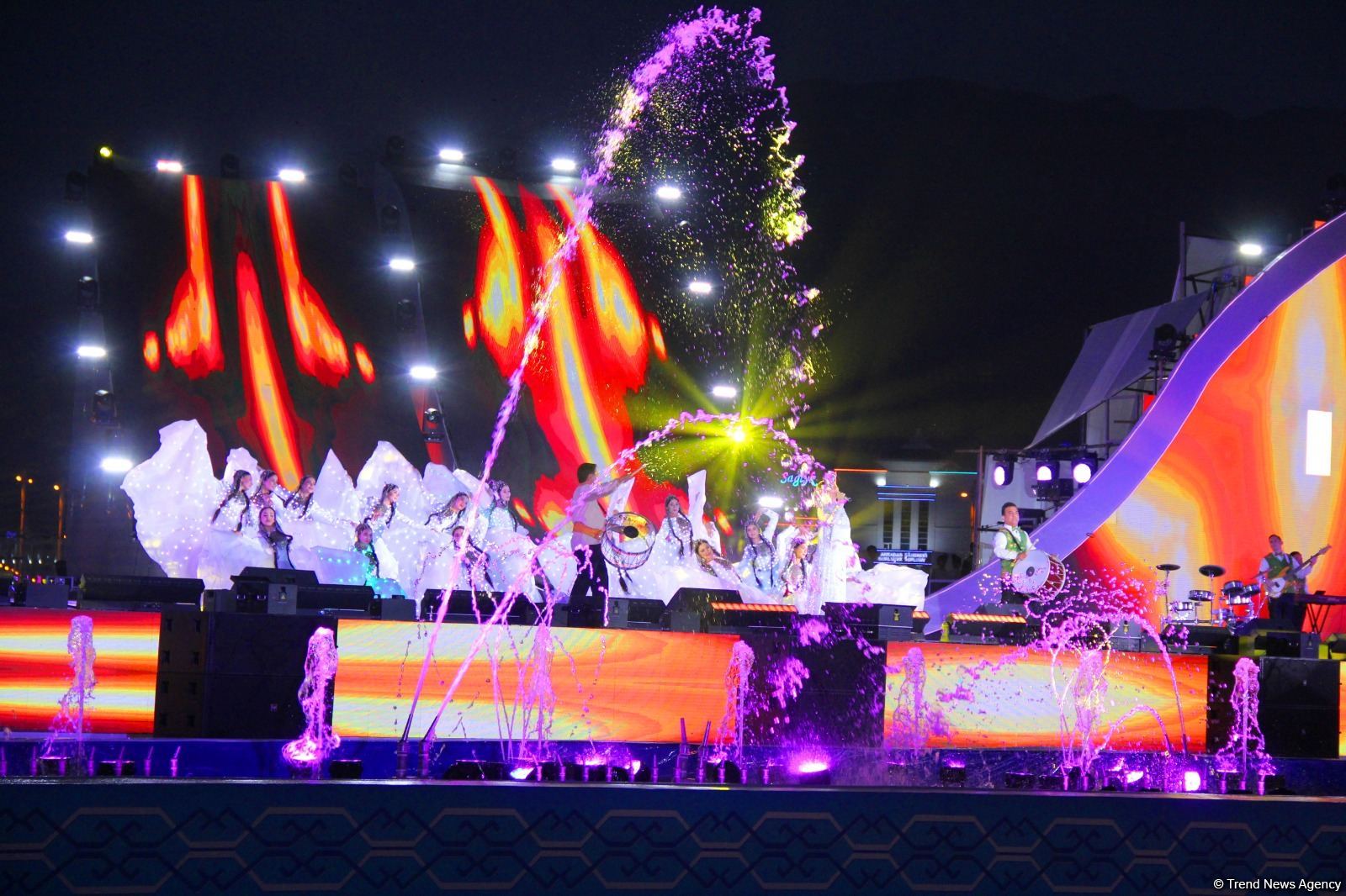 Turkmenistan’s Arkadag city hosts grand concert dedicated to opening of country's first "smart" city (PHOTO)