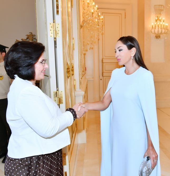 First Lady Mehriban Aliyeva meets with First Lady of Albania Armanda Begaj (PHOTO)