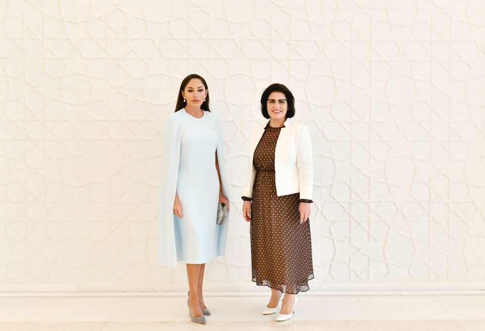 First Lady Mehriban Aliyeva meets with First Lady of Albania Armanda Begaj (PHOTO)