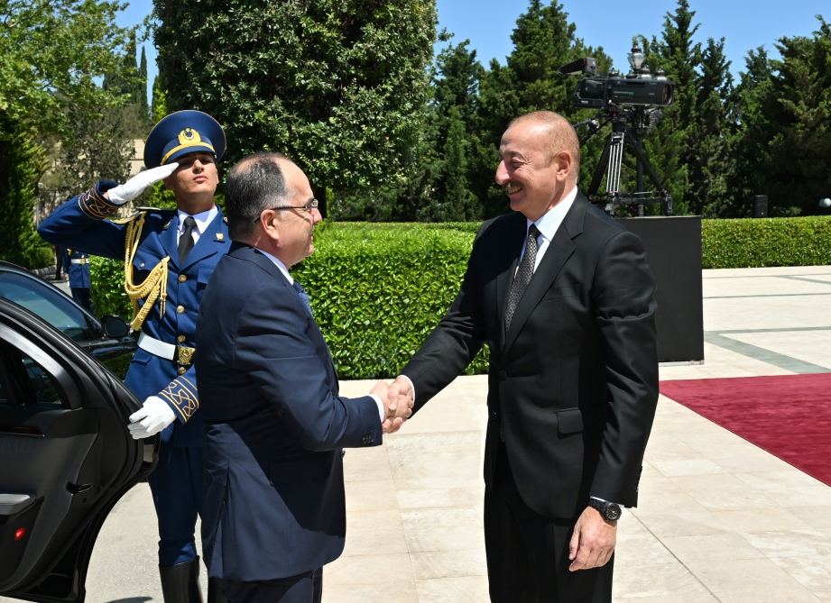 Baku holds official welcome ceremony for President of Albania (PHOTO/VIDEO)