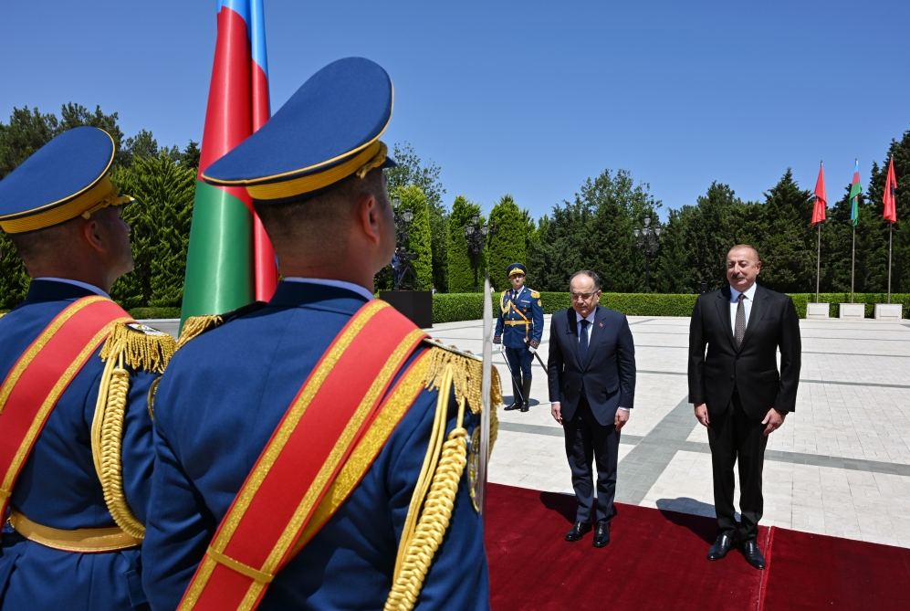Baku holds official welcome ceremony for President of Albania (PHOTO/VIDEO)