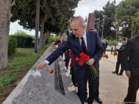 Turkish Grand National Assembly chairman in Azerbaijan's Martyrs' Alley, Memorial (PHOTO)