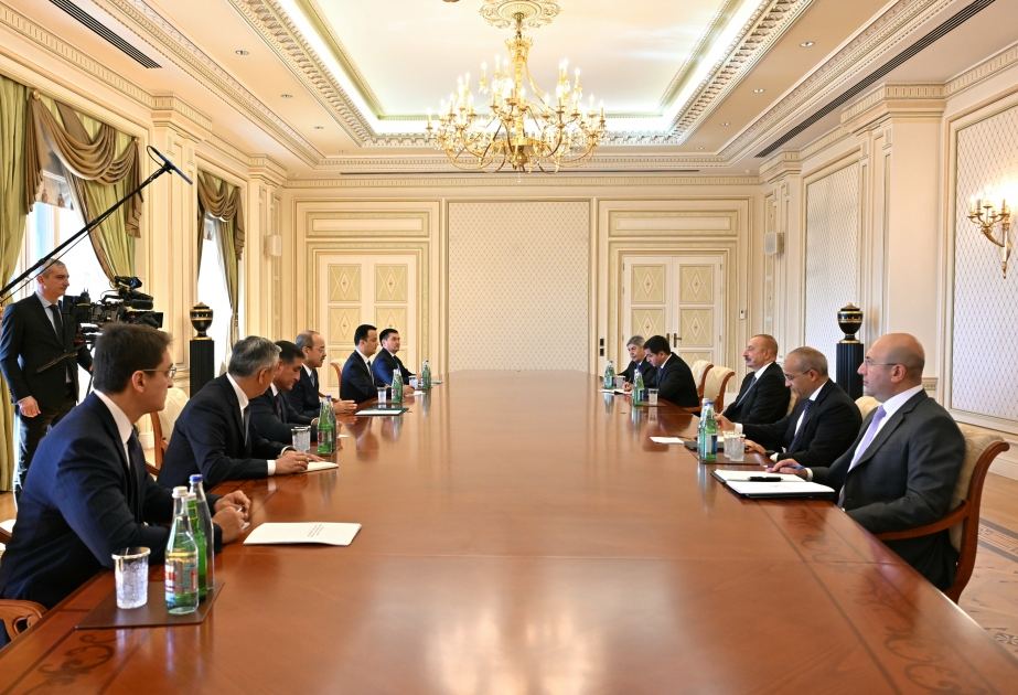 President Ilham Aliyev receives PM of Uzbekistan (VIDEO)