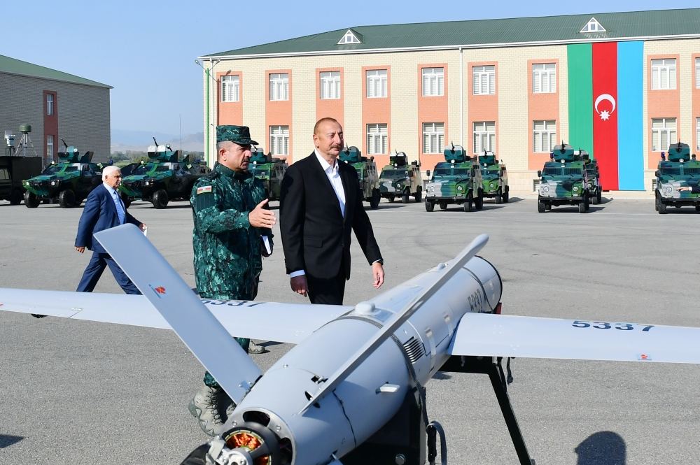 President Ilham Aliyev views conditions created in garrison complex of "Gazakh" Separate Border Division (PHOTO/VIDEO)