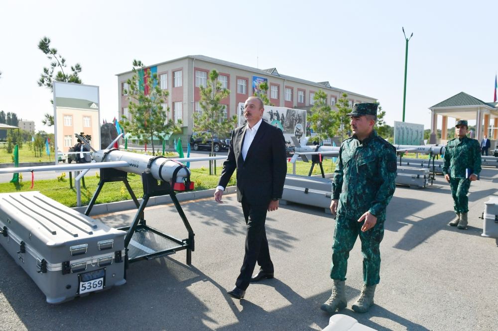 President Ilham Aliyev views conditions created in garrison complex of "Gazakh" Separate Border Division (PHOTO/VIDEO)