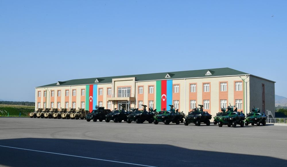 President Ilham Aliyev views conditions created in garrison complex of "Gazakh" Separate Border Division (PHOTO/VIDEO)