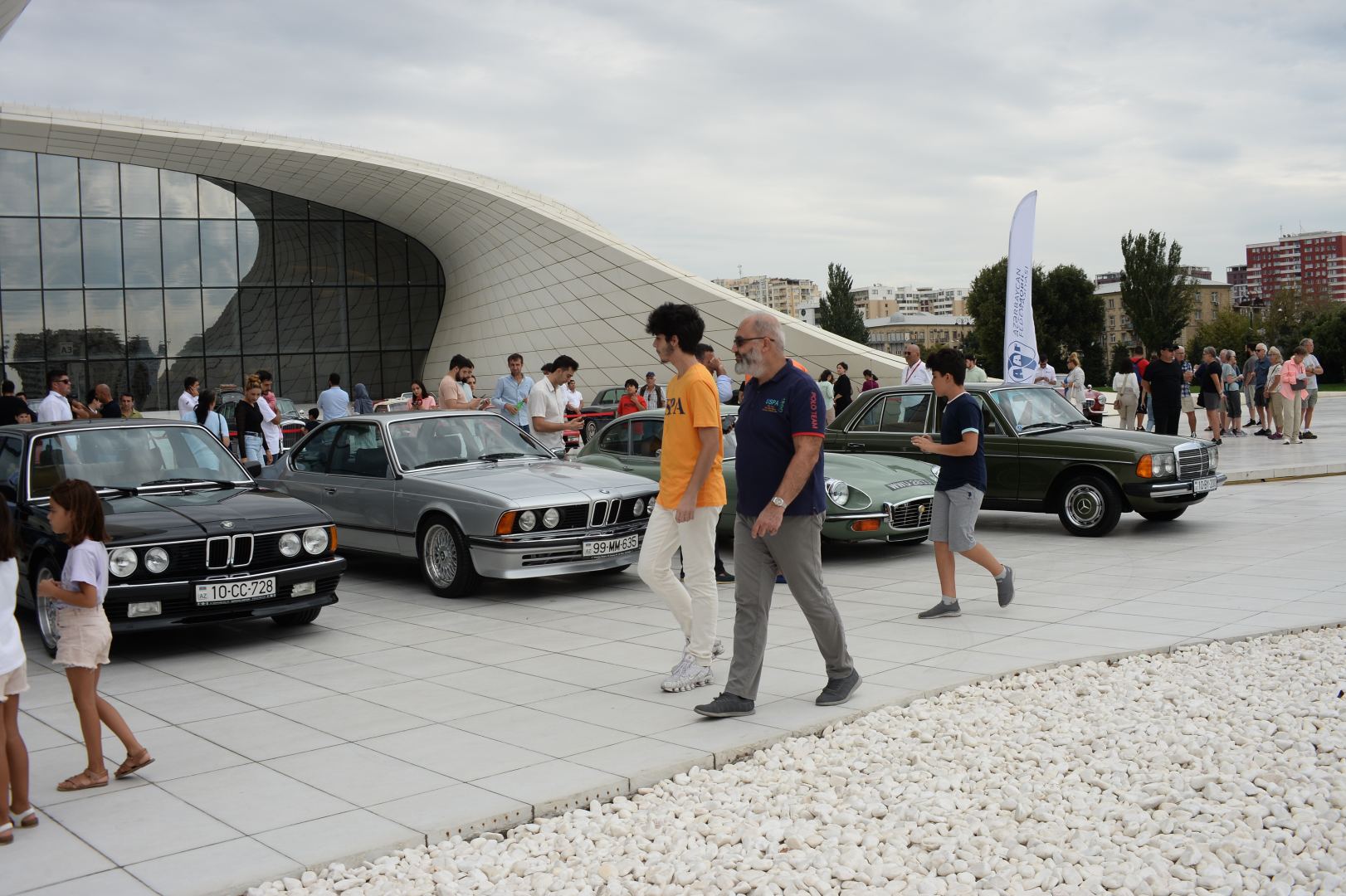 Exhibition of classic cars held in front of Heydar Aliyev Center (PHOTO)