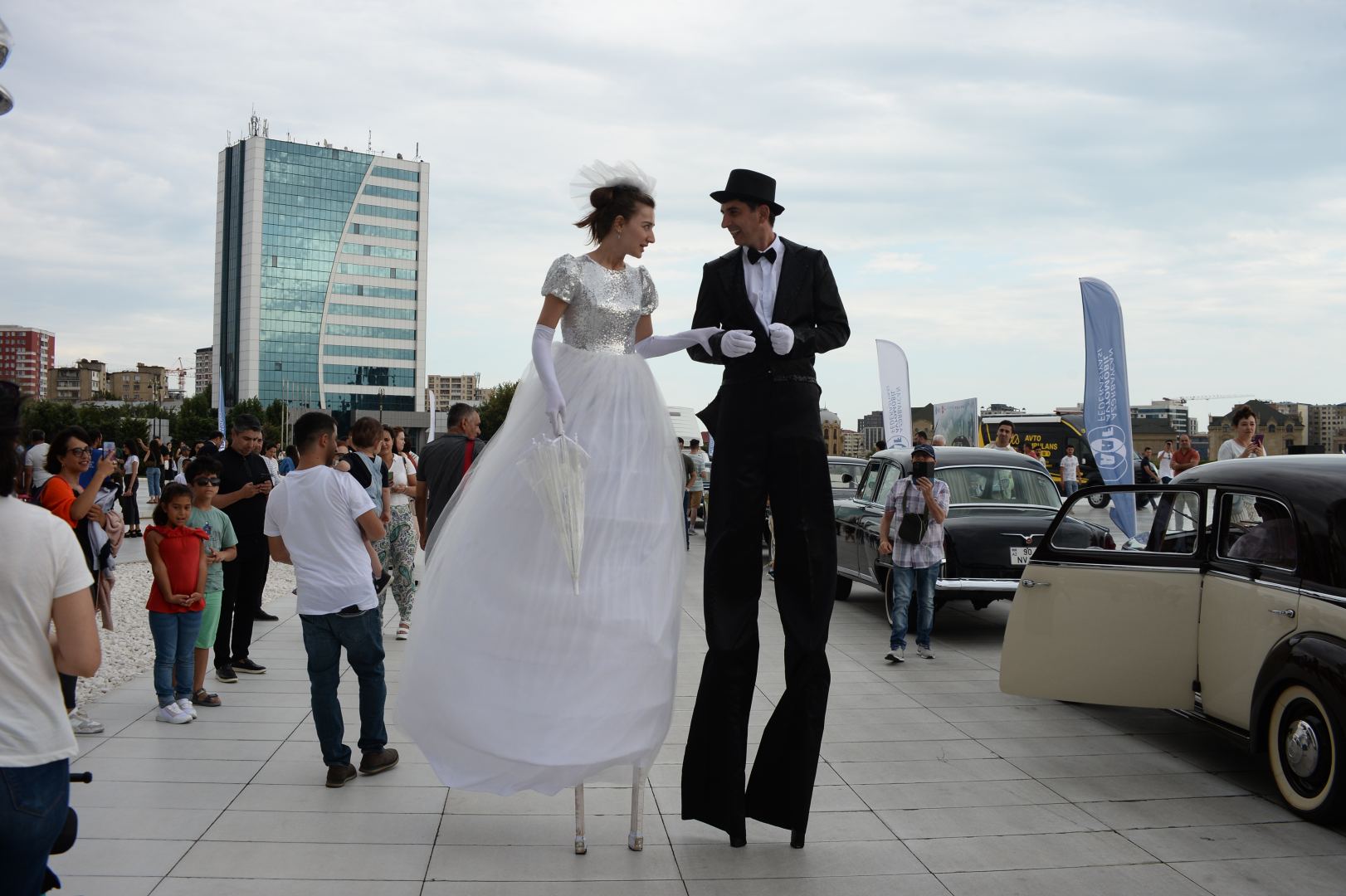 Exhibition of classic cars held in front of Heydar Aliyev Center (PHOTO)