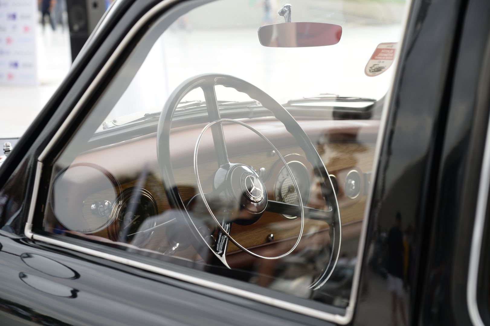 Exhibition of classic cars held in front of Heydar Aliyev Center (PHOTO)