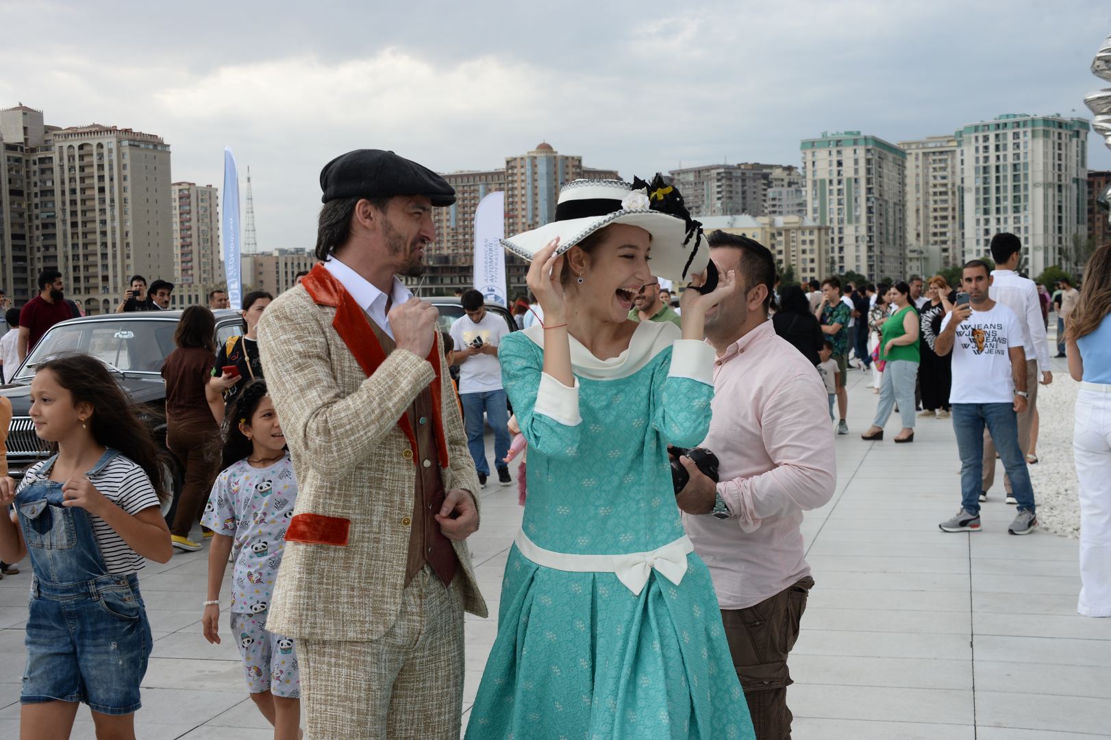Exhibition of classic cars held in front of Heydar Aliyev Center (PHOTO)