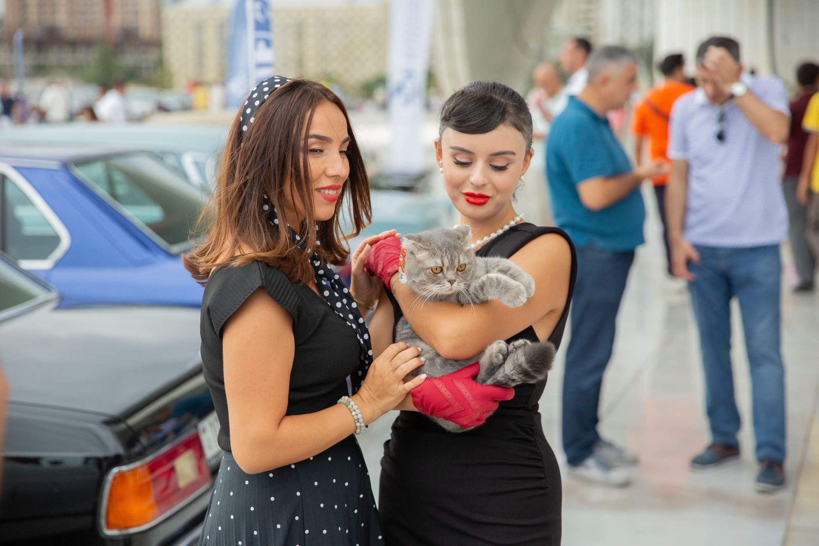 Exhibition of classic cars held in front of Heydar Aliyev Center (PHOTO)