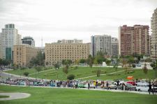 Exhibition of classic cars held in front of Heydar Aliyev Center (PHOTO)