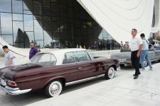 Exhibition of classic cars held in front of Heydar Aliyev Center (PHOTO)