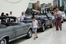 Exhibition of classic cars held in front of Heydar Aliyev Center (PHOTO)