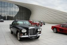 Exhibition of classic cars held in front of Heydar Aliyev Center (PHOTO)