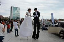 Exhibition of classic cars held in front of Heydar Aliyev Center (PHOTO)