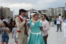 Exhibition of classic cars held in front of Heydar Aliyev Center (PHOTO)