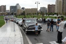 Exhibition of classic cars held in front of Heydar Aliyev Center (PHOTO)