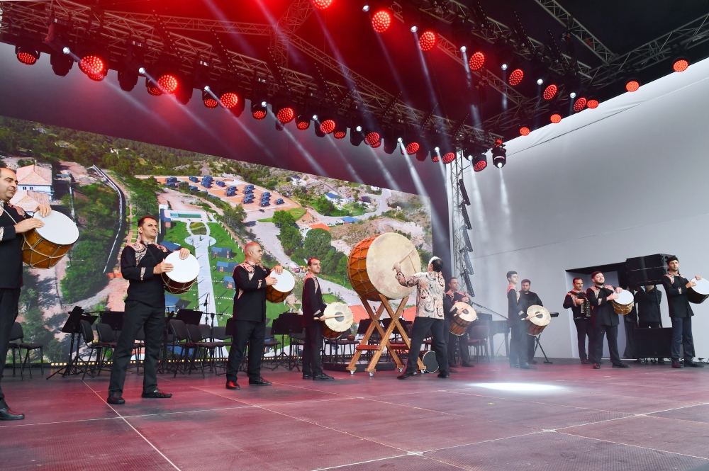 President Ilham Aliyev, First Lady Mehriban Aliyeva take part in Lachin City Day festivities held near Hakari River (PHOTO/VIDEO)