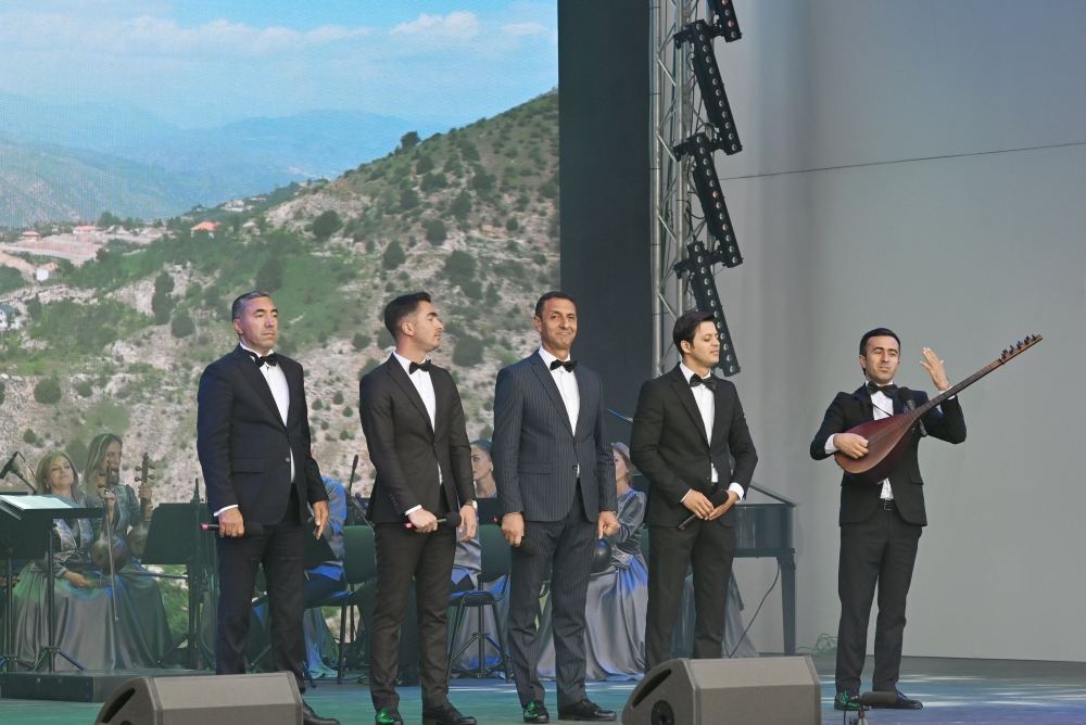 President Ilham Aliyev, First Lady Mehriban Aliyeva take part in Lachin City Day festivities held near Hakari River (PHOTO/VIDEO)