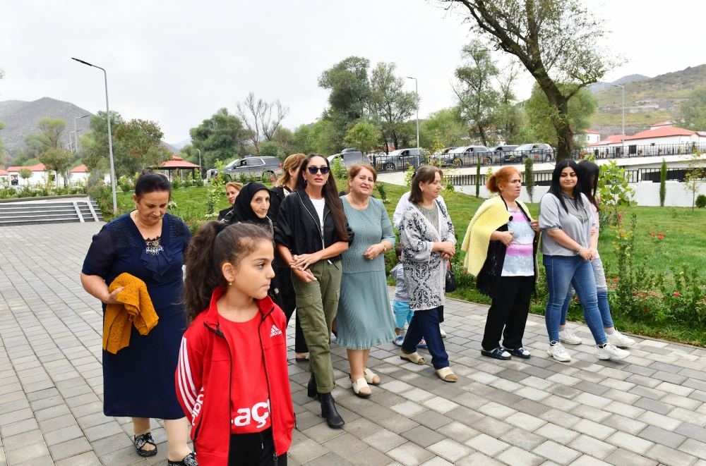 President Ilham Aliyev, First Lady Mehriban Aliyeva get acquainted with work done in Lachin's Zabukh, meet village residents (PHOTO/VIDEO)