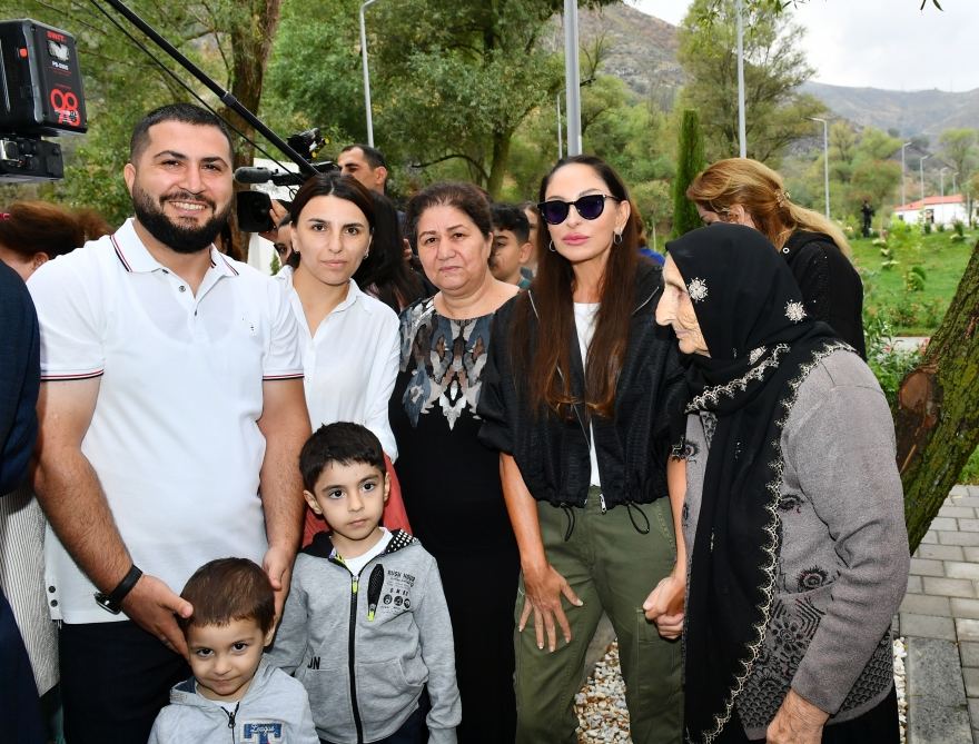 President Ilham Aliyev, First Lady Mehriban Aliyeva get acquainted with work done in Lachin's Zabukh, meet village residents (PHOTO/VIDEO)