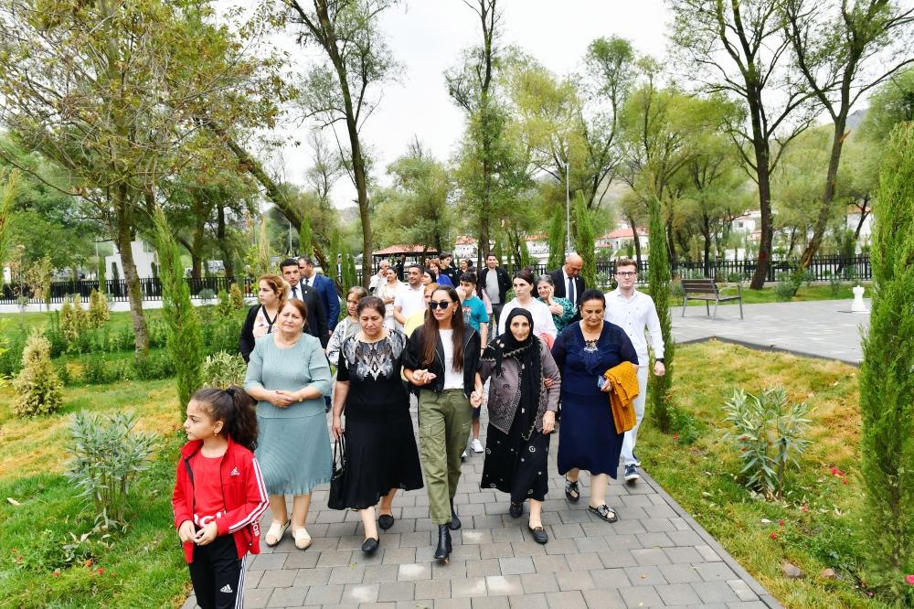 President Ilham Aliyev, First Lady Mehriban Aliyeva get acquainted with work done in Lachin's Zabukh, meet village residents (PHOTO/VIDEO)