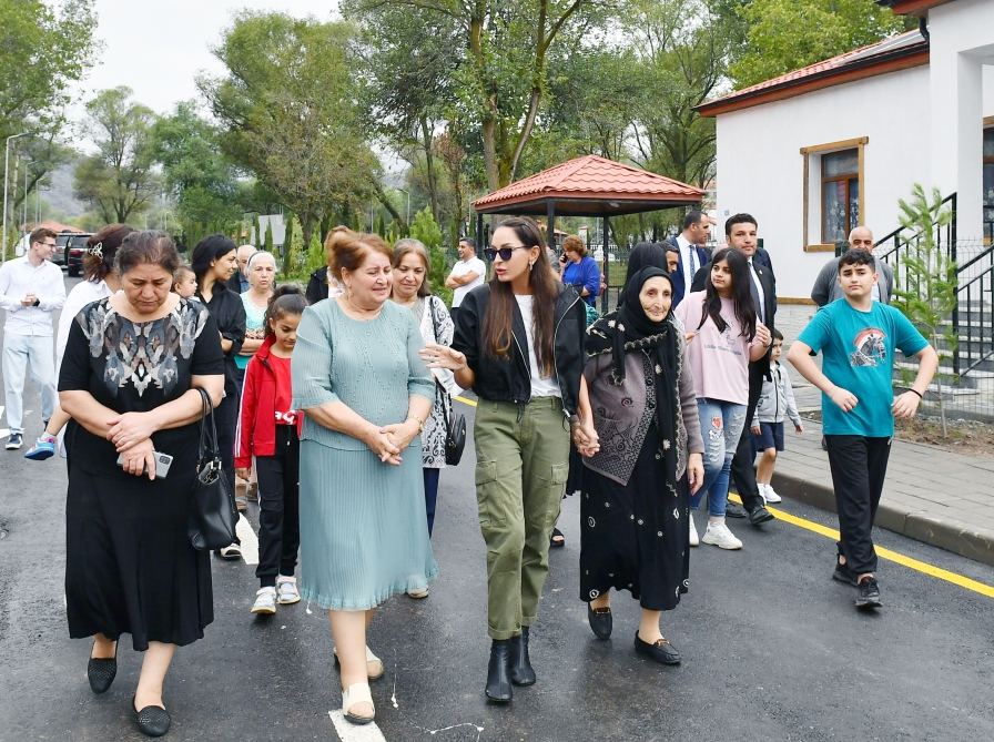 President Ilham Aliyev, First Lady Mehriban Aliyeva get acquainted with work done in Lachin's Zabukh, meet village residents (PHOTO/VIDEO)