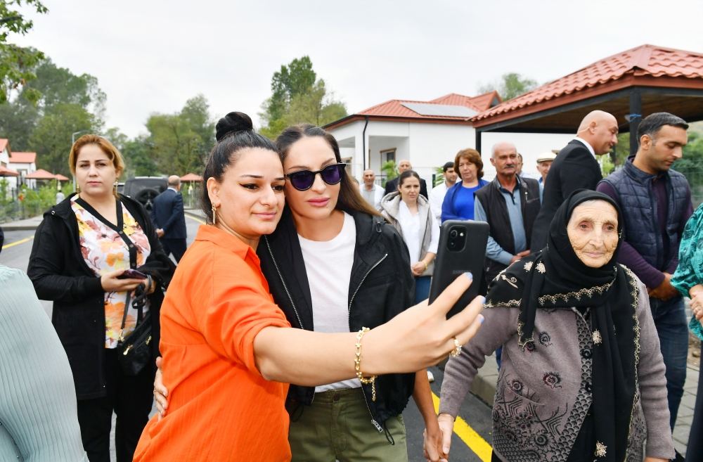 President Ilham Aliyev, First Lady Mehriban Aliyeva get acquainted with work done in Lachin's Zabukh, meet village residents (PHOTO/VIDEO)