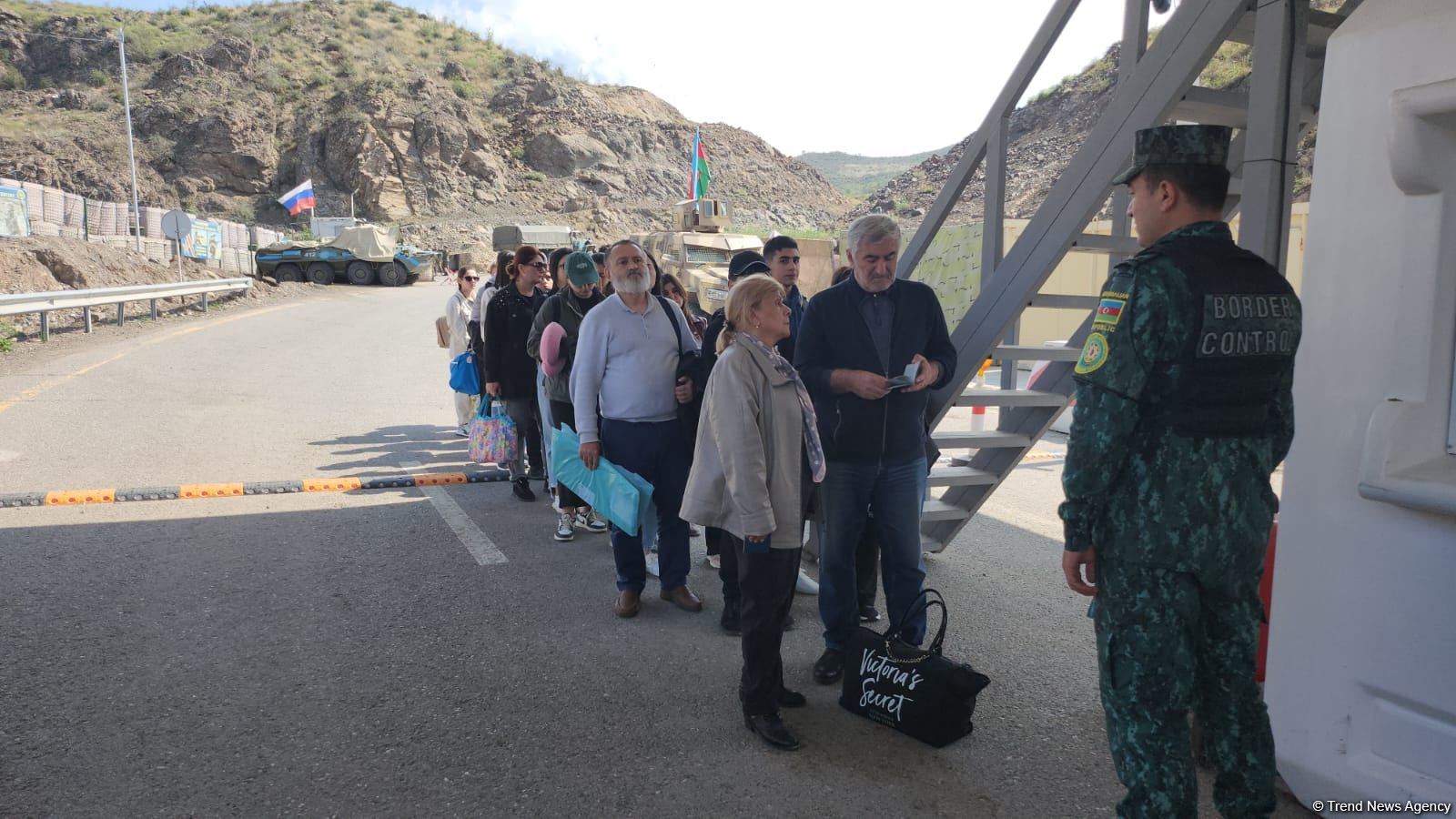 More people of Armenian origin leave Azerbaijan's Karabakh (PHOTO)